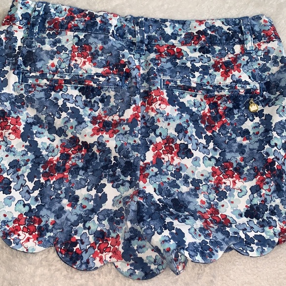 Crown & Ivy Blue and Red Floral Shorts 8 EUC Adjustable Waist - Picture 6 of 11
